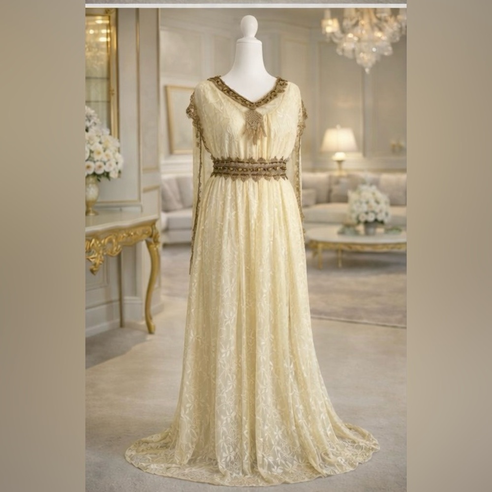 👑 Champagne Gold Lace Gown – Royal Elegance

Send me your best offer